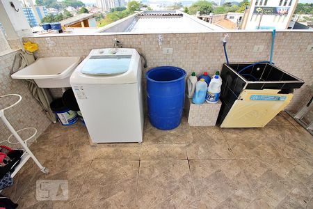 Casa à venda com 220m², 4 quartos e 2 vagasLavanderia