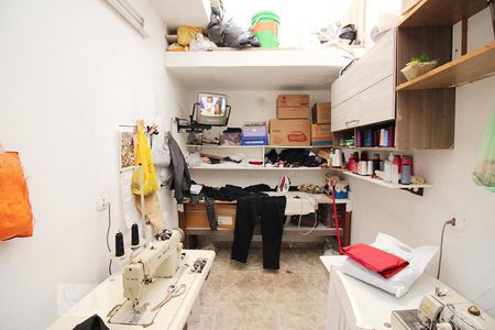 Casa à venda com 220m², 4 quartos e 2 vagasEscritório 