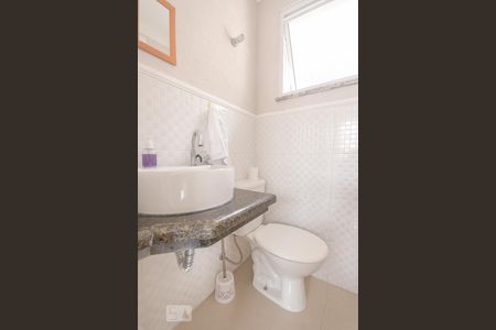 Banheiro 1 de casa para alugar com 3 quartos, 80m² em Vila Paiva, São Paulo