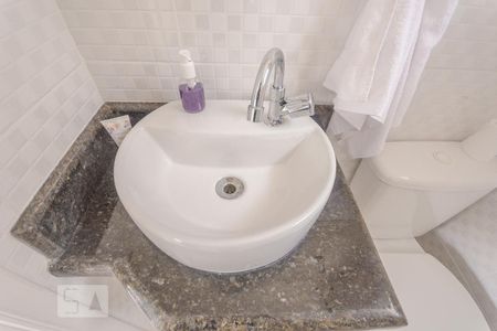 Banheiro 1 de casa para alugar com 3 quartos, 80m² em Vila Paiva, São Paulo