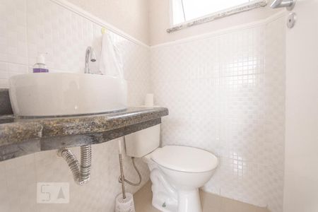 Banheiro 1 de casa para alugar com 3 quartos, 80m² em Vila Paiva, São Paulo