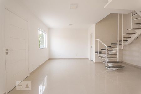 Sala de casa para alugar com 3 quartos, 80m² em Vila Paiva, São Paulo