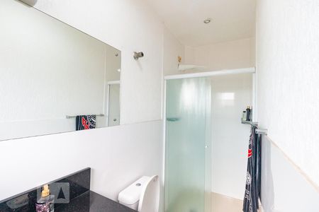 Casa à venda com 300m², 3 quartos e 4 vagasBanheiro suite 1