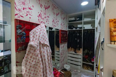 Casa à venda com 300m², 3 quartos e 4 vagasCloset suite 2