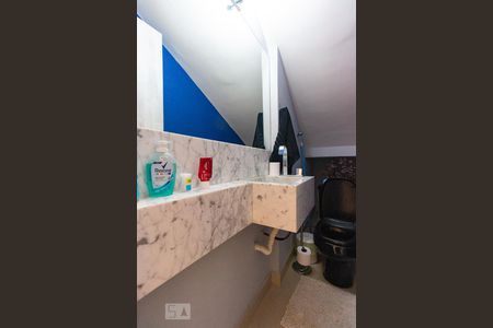 Casa à venda com 300m², 3 quartos e 4 vagasLavabo 2