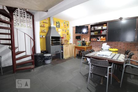 Casa à venda com 210m², 4 quartos e 3 vagasChurrasqueira