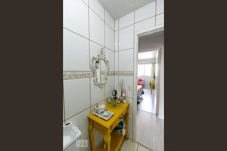 Banheiro de apartamento à venda com 1 quarto, 44m² em Partenon, Porto Alegre