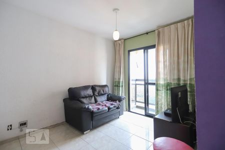 Sala de apartamento para alugar com 3 quartos, 64m² em Vila Carbone, São Paulo