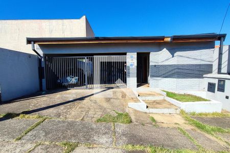 Casa à venda com 250m², 3 quartos e 4 vagasFachada