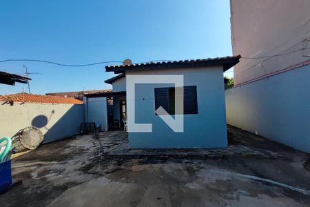 Casa à venda com 250m², 3 quartos e 4 vagasQuintal