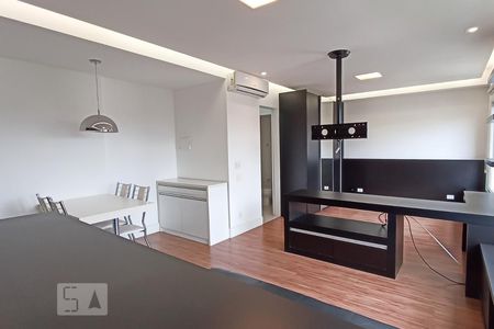 Sala, quarto, cozinha área de serviço de apartamento para alugar com 1 quarto, 43m² em Melville Empresarial Ii, Barueri