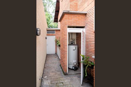 Casa à venda com 410m², 4 quartos e 4 vagasCorredor de Serviço Boiler