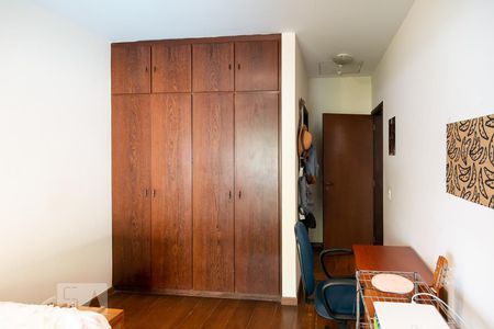 Casa à venda com 410m², 4 quartos e 4 vagasQuarto 3 - Suíte