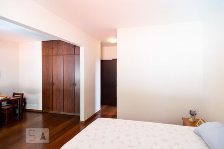 Casa à venda com 410m², 4 quartos e 4 vagasQuarto 4 - Suíte