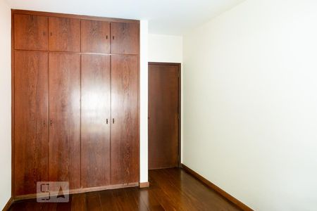 Casa à venda com 410m², 4 quartos e 4 vagasQuarto 2