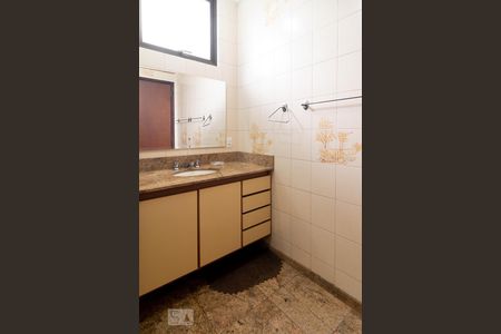 Casa à venda com 410m², 4 quartos e 4 vagasBanheiro Social