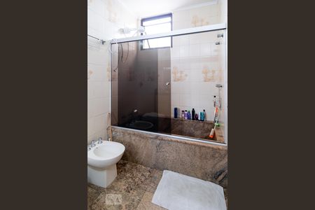 Casa à venda com 410m², 4 quartos e 4 vagasBanheiro Quarto 4 - Suíte