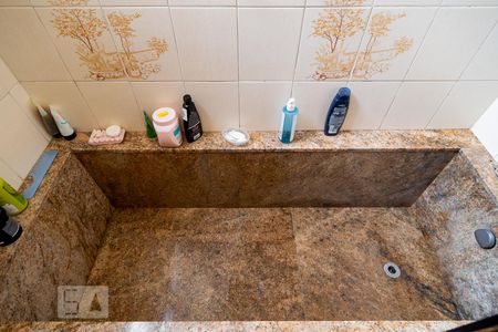 Casa à venda com 410m², 4 quartos e 4 vagasBanheiro Quarto 3 - Suíte