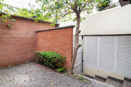 Casa à venda com 410m², 4 quartos e 4 vagasÁrea de Serviço Externa