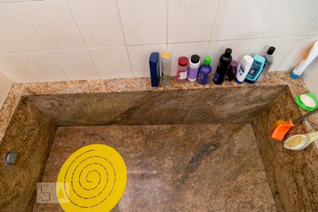 Casa à venda com 410m², 4 quartos e 4 vagasBanheiro Quarto 4 - Suíte