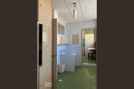 Apartamento para alugar com 284m², 3 quartos e 1 vagaÁrea de Serviço