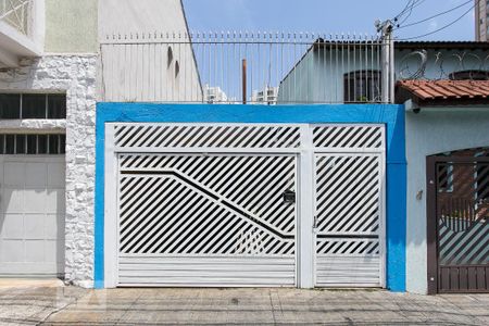 Casa à venda com 200m², 2 quartos e 2 vagasFachada