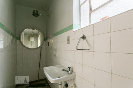 Casa à venda com 200m², 2 quartos e 2 vagasBanheiro de Serviço