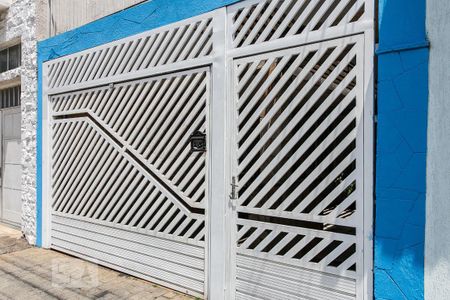 Casa à venda com 200m², 2 quartos e 2 vagasFachada