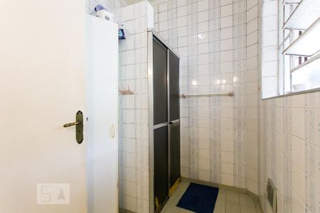 Casa à venda com 200m², 2 quartos e 2 vagasBanheiro