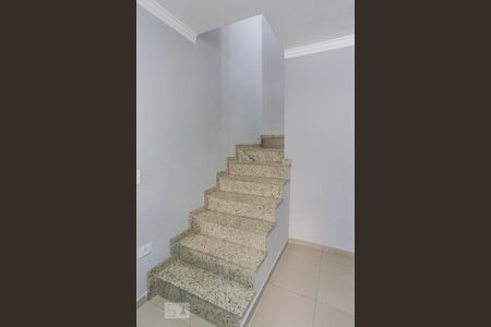 Escada de casa à venda com 2 quartos, 85m² em Vila Polopoli, São Paulo