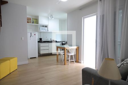 Sala de apartamento para alugar com 2 quartos, 72m² em Recreio dos Bandeirantes, Rio de Janeiro