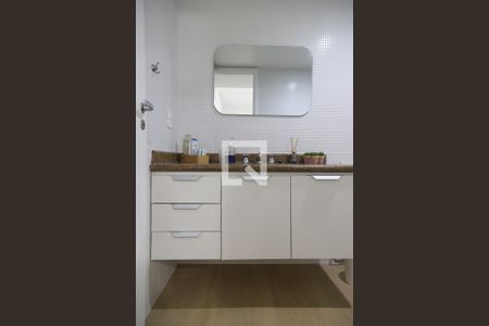 Apartamento para alugar com 72m², 2 quartos e 1 vaga Apartamento para alugar com 72m², 2 quartos e 1 vagaBanheiro da suíte 2