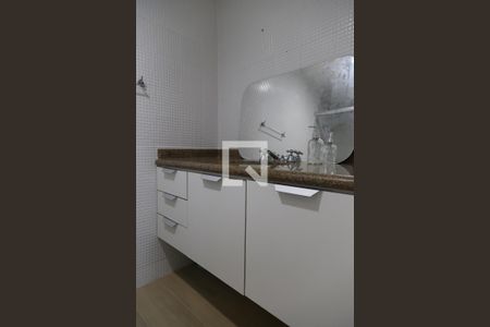 Apartamento para alugar com 72m², 2 quartos e 1 vaga Apartamento para alugar com 72m², 2 quartos e 1 vagaBanheiro da suíte 1