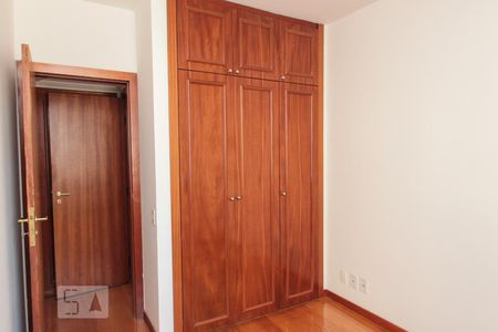 Apartamento para alugar com 96m², 3 quartos e 2 vagas Apartamento para alugar com 96m², 3 quartos e 2 vagasQuarto 1