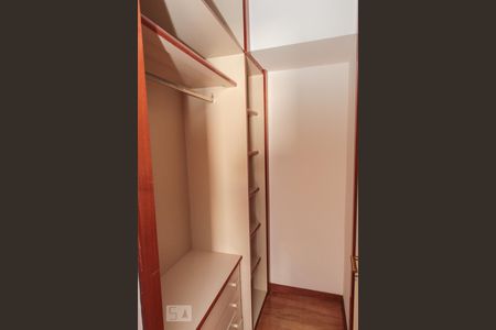 Apartamento para alugar com 96m², 3 quartos e 2 vagas Apartamento para alugar com 96m², 3 quartos e 2 vagasCloset da suíte