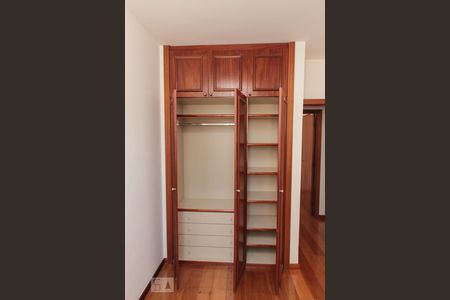 Apartamento para alugar com 96m², 3 quartos e 2 vagas Apartamento para alugar com 96m², 3 quartos e 2 vagasQuarto 2