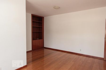 Apartamento para alugar com 96m², 3 quartos e 2 vagas Apartamento para alugar com 96m², 3 quartos e 2 vagasSala