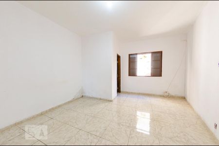 Casa à venda com 180m², 3 quartos e 1 vagaSuíte