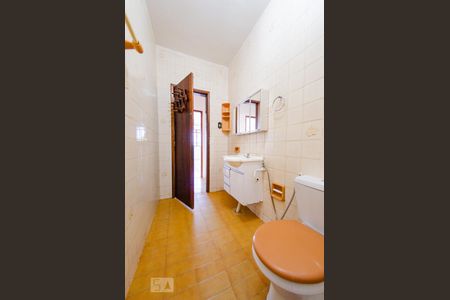 Casa à venda com 180m², 3 quartos e 1 vagaBanheiro social