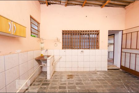 Casa à venda com 180m², 3 quartos e 1 vagaÁrea de serviço