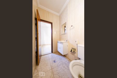 Casa à venda com 180m², 3 quartos e 1 vagaBanheiro da suíte