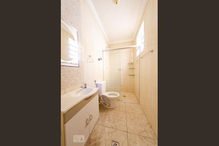 Casa à venda com 180m², 3 quartos e 1 vagaBanheiro da suíte