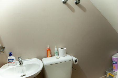 Lavabo de casa para alugar com 3 quartos, 110m² em Vila Regina, São Paulo