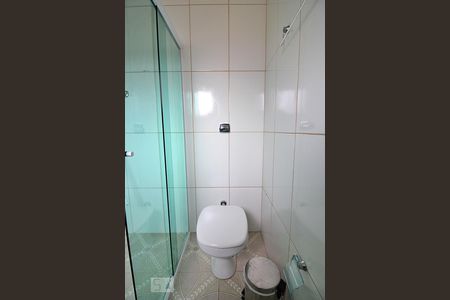 Casa à venda com 112m², 3 quartos e 2 vagasBanheiro da Suíte 1 