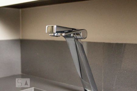 Apartamento para alugar com 80m², 3 quartos e 2 vagasDetalhe Banheiro Corredor