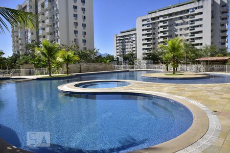 Apartamento à venda com 70m², 3 quartos e 2 vagasÁrea comum - Piscina