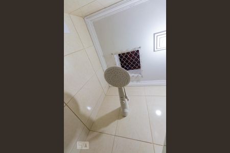 Casa à venda com 85m², 2 quartos e 2 vagasBanheiro suite 1