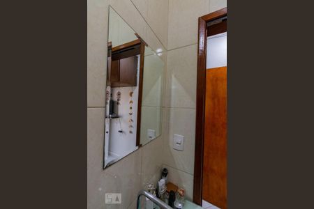 Casa à venda com 85m², 2 quartos e 2 vagasBanheiro suite 1