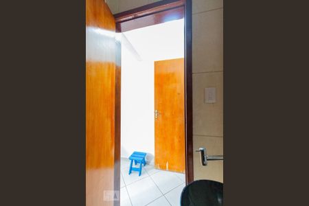 Casa à venda com 85m², 2 quartos e 2 vagasBanheiro suite 2