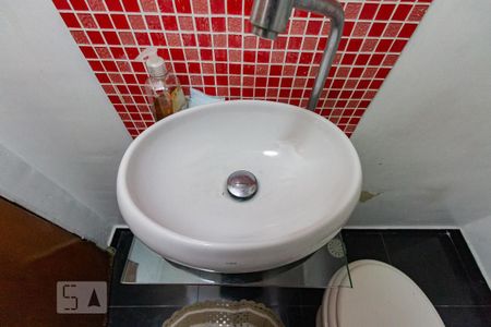 Casa à venda com 85m², 2 quartos e 2 vagasBanheiro